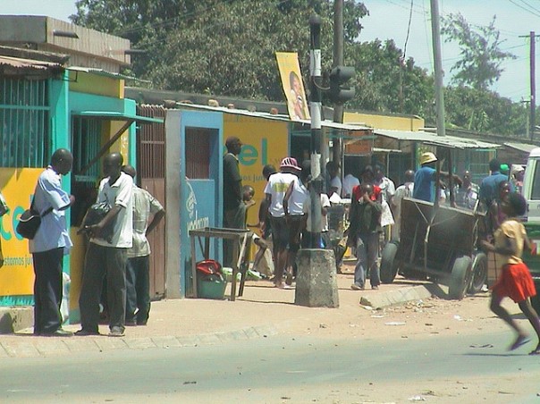Belebte Straße in Mosambik - Traumziele und Reiseberichte von Weltreiselust
